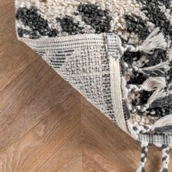 NuLOOM Zuri Shaggy Banded Area Rug 8 NuLOOM Zuri Shaggy Banded Area Rug -Nuloom GUEST 01a6c211 5f5b 4b0e be62 ddf23aaae4e3