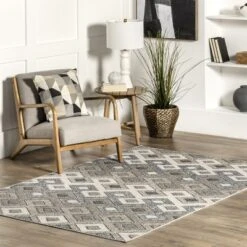 NuLOOM Kris Transitional Diamond Indoor/Outdoor Patio Area Rug