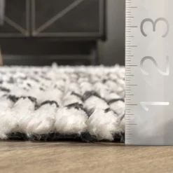 NuLOOM Alyson Modern Abstract Soft Shag Fringe Area Rug -Nuloom GUEST 168bd1f9 5cde 49ce 84c4 3c495b44662f