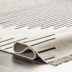 NuLOOM Delora Bohemian Wool Blend Tasseled Area Rug -Nuloom GUEST 1d7ffe78 f9bc 4c36 8265 aaefd197e2f4