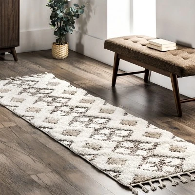 NuLOOM Amalia Southwestern High Low Shaggy Tassel Area Rug 1 NuLOOM Amalia Southwestern High Low Shaggy Tassel Area Rug