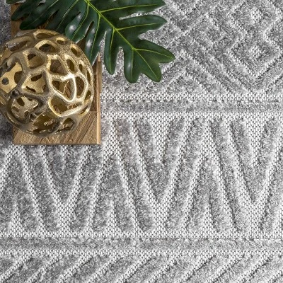 NuLOOM Kamryn Bohemian Striped Indoor And Outdoor Area Rug 5 NuLOOM Kamryn Bohemian Striped Indoor And Outdoor Area Rug - Image 5