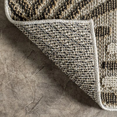 NuLOOM Mandie Modern Zebra Indoor/Outdoor Patio Area Rug 6 NuLOOM Mandie Modern Zebra Indoor/Outdoor Patio Area Rug - Image 6