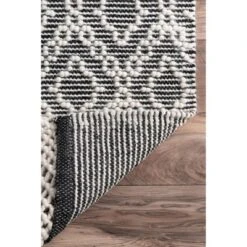 NuLOOM Hand Woven Darlene Tassel Area Rug -Nuloom GUEST 641b2e95 b3c4 490e baad 9e201cfe74bf