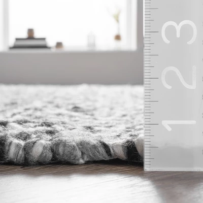 NuLOOM Natosha Indoor/Outdoor Chevron Striped Area Rug 2 NuLOOM Natosha Indoor/Outdoor Chevron Striped Area Rug - Image 2