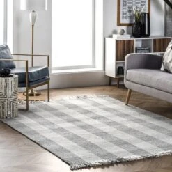 NuLOOM Ellis Hand Woven Farmhouse Plaid Fringe Area Rug