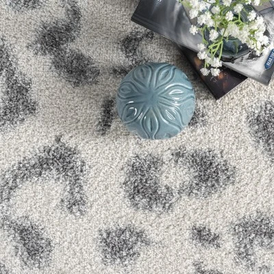NuLOOM Annette Modern Leopard Print Area Rug 5 NuLOOM Annette Modern Leopard Print Area Rug - Image 5