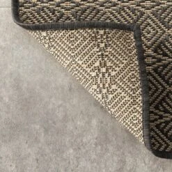 NuLOOM Margo Aztec Diamonds Indoor And Outdoor Area Rug -Nuloom GUEST 8252ef6a f67d 45a4 8f41 9a74bfc2e6ad