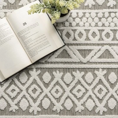 NuLOOM Tina Textured Geometric Banded Indoor/Outdoor Patio Area Rug 5 NuLOOM Tina Textured Geometric Banded Indoor/Outdoor Patio Area Rug - Image 5