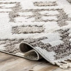 NuLOOM Amalia Southwestern High Low Shaggy Tassel Area Rug 10 NuLOOM Amalia Southwestern High Low Shaggy Tassel Area Rug -Nuloom GUEST 9bd379f8 f380 49d7 baf9 c6a70e1a1633