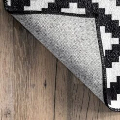 NuLOOM Kellee Machine Washable Modern Diamonds Area Rug -Nuloom GUEST 9d6d9d69 6a25 4431 b6ca 3b5dfe70d28f