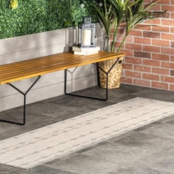 NuLOOM Kiernan Vertical Teardrop Stripe Indoor And Outdoor Area Rug