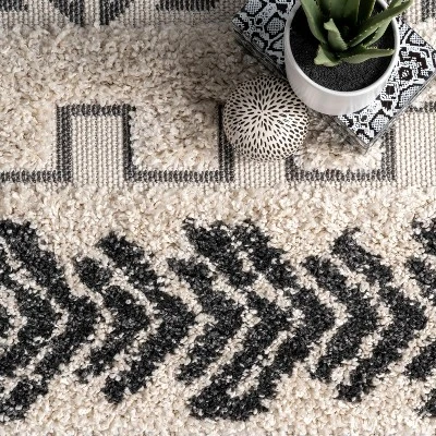 NuLOOM Zuri Shaggy Banded Area Rug 6 NuLOOM Zuri Shaggy Banded Area Rug - Image 6