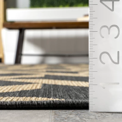 NuLOOM Geometric Trellis Indoor/Outdoor Area Rug 2 NuLOOM Geometric Trellis Indoor/Outdoor Area Rug - Image 2