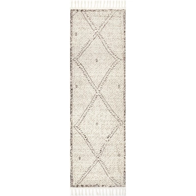 NuLOOM Camilla Moroccan Tassel Area Rug 8 NuLOOM Camilla Moroccan Tassel Area Rug - Image 8