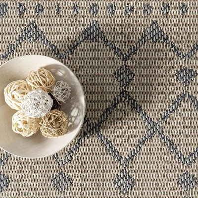 NuLOOM Reina Modern Trellis Indoor/Outdoor Area Rug 5 NuLOOM Reina Modern Trellis Indoor/Outdoor Area Rug - Image 5