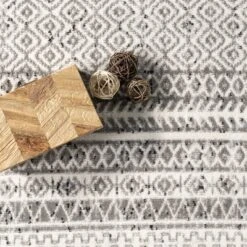 NuLOOM Catherina Transitional Geometric Area Rug -Nuloom GUEST c8c70fff f9cf 43fd 859a 419c43d60ea5