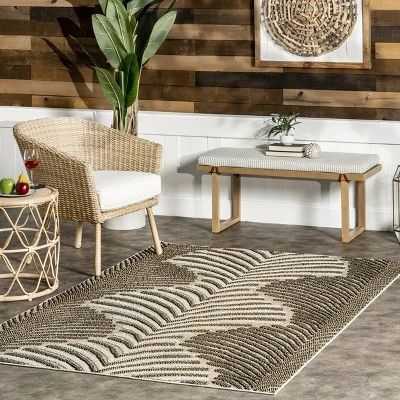 NuLOOM Mandie Modern Zebra Indoor/Outdoor Patio Area Rug 1 NuLOOM Mandie Modern Zebra Indoor/Outdoor Patio Area Rug