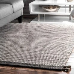 NuLOOM Handmade Jenson Tassel Area Rug