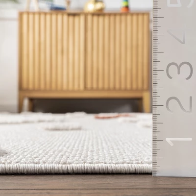 NuLOOM Kilah Snowmen High-Low Kids Tasseled Area Rug 2 NuLOOM Kilah Snowmen High-Low Kids Tasseled Area Rug - Image 2