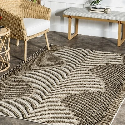 NuLOOM Mandie Modern Zebra Indoor/Outdoor Patio Area Rug 8 NuLOOM Mandie Modern Zebra Indoor/Outdoor Patio Area Rug - Image 8