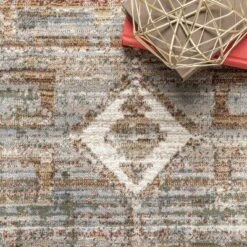 NuLOOM Evie Global Inspired Emblem Fringe Area Rug 13 NuLOOM Evie Global Inspired Emblem Fringe Area Rug -Nuloom GUEST fc935ab3 85a7 4a55 81b1 5a89ef36526f
